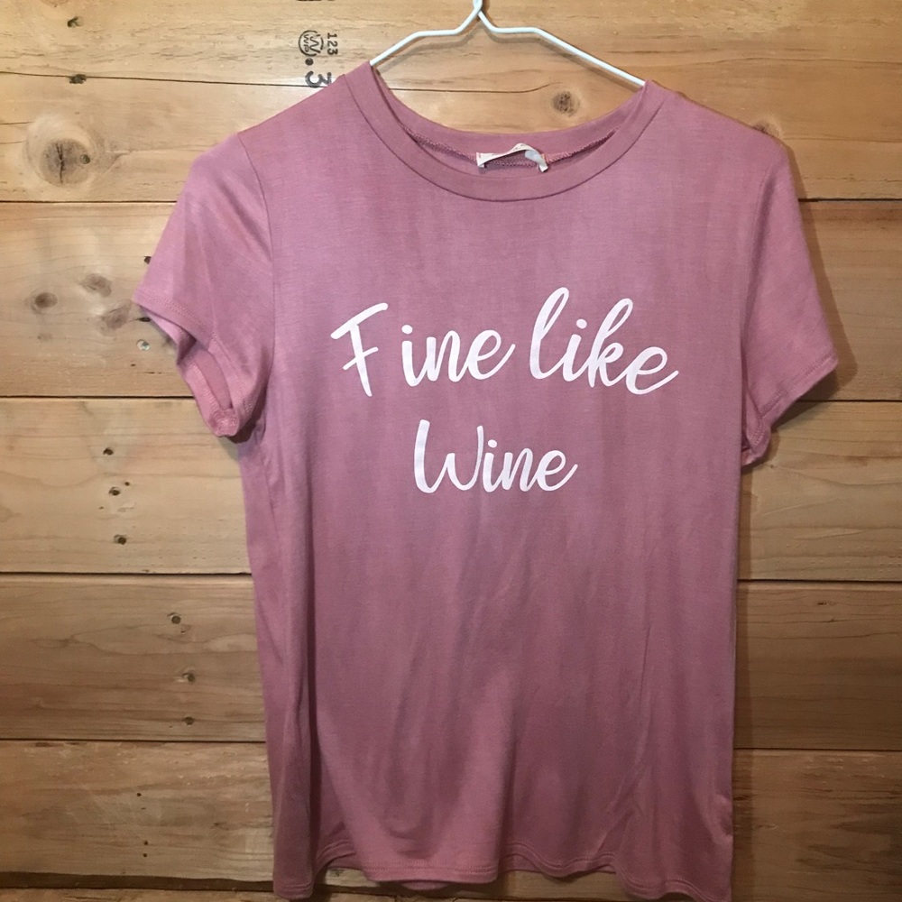 Graphic T-shirt FINE LIKE WINE 🍷